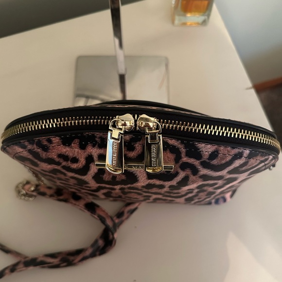 Steve Madden cheetah print dome crossbody satchel - Picture 11 of 11